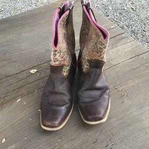 Arias Leather pink leopard boots size 5